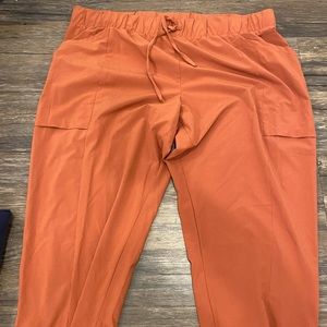 Capri athletic light orange pants